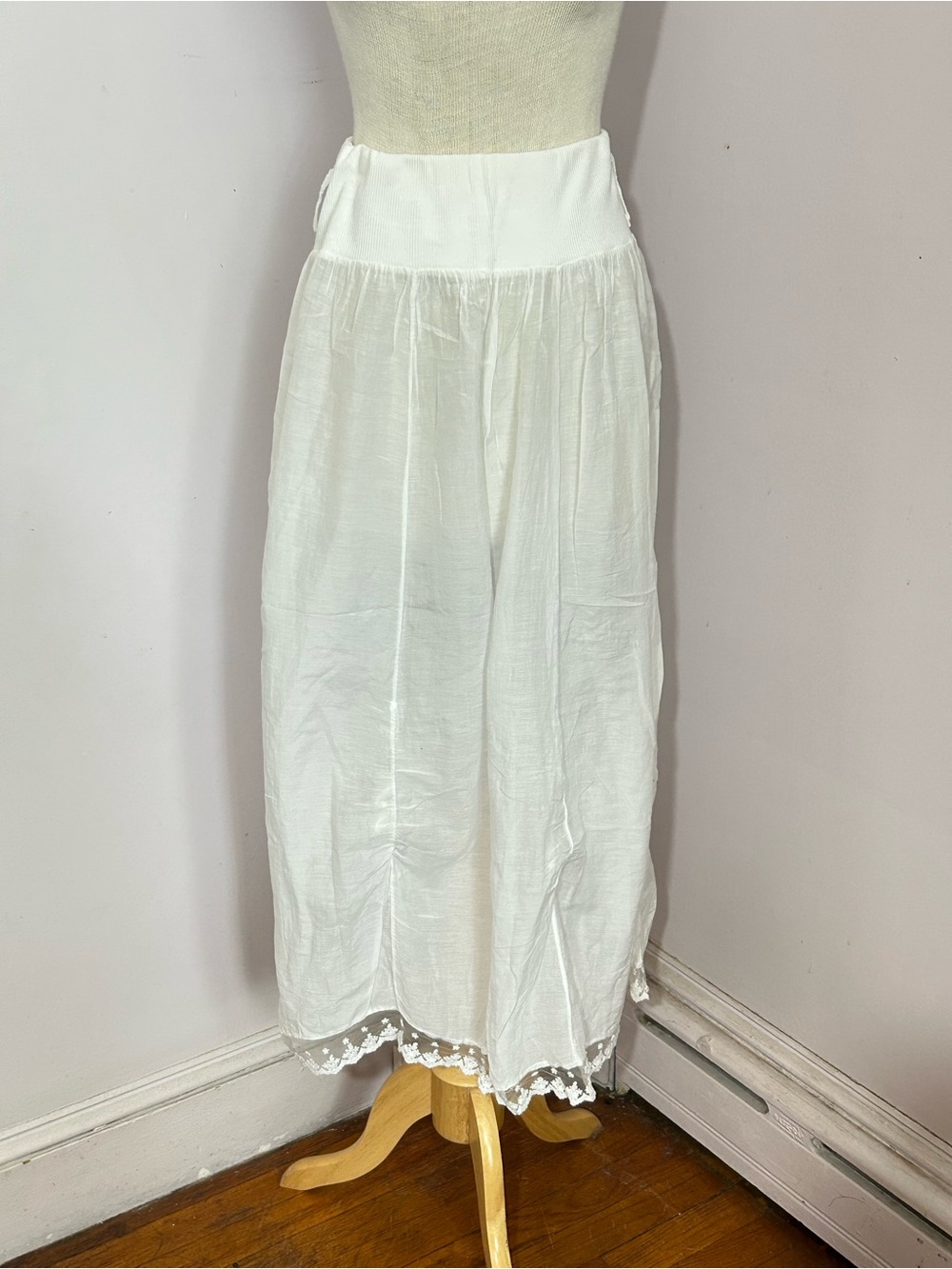 Catherine Lillywhite’s Cotton Lawn Lace Trim Skirt